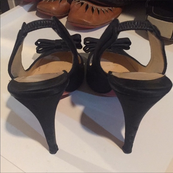 Red bottom - Picture 3 of 4